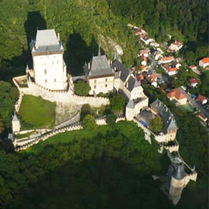 Vyhlídkový let letadlem nad hrad Karlštejn